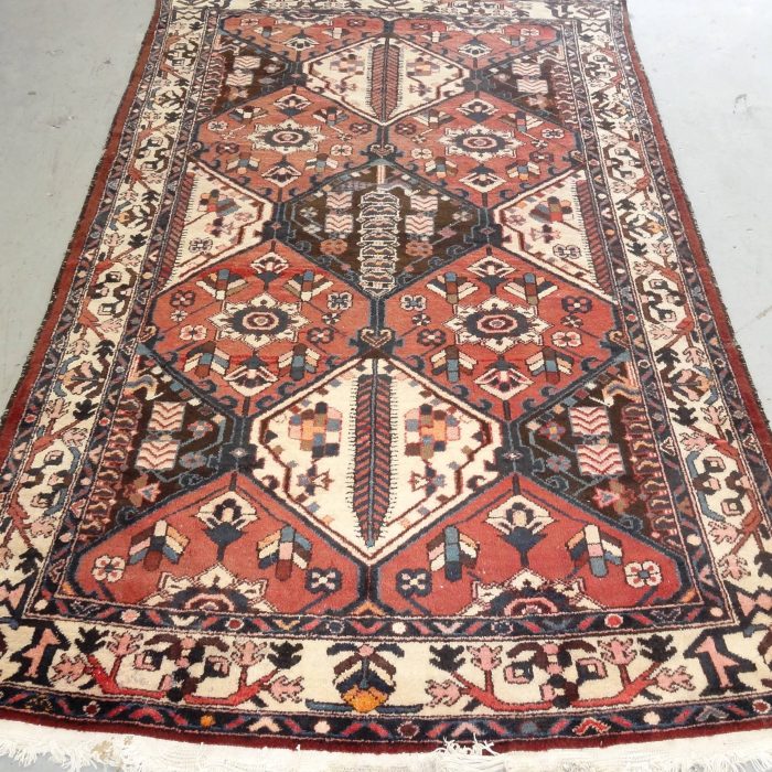 Handmade Persian Rug 8.2 X 5 ft (249 X 152 cm)