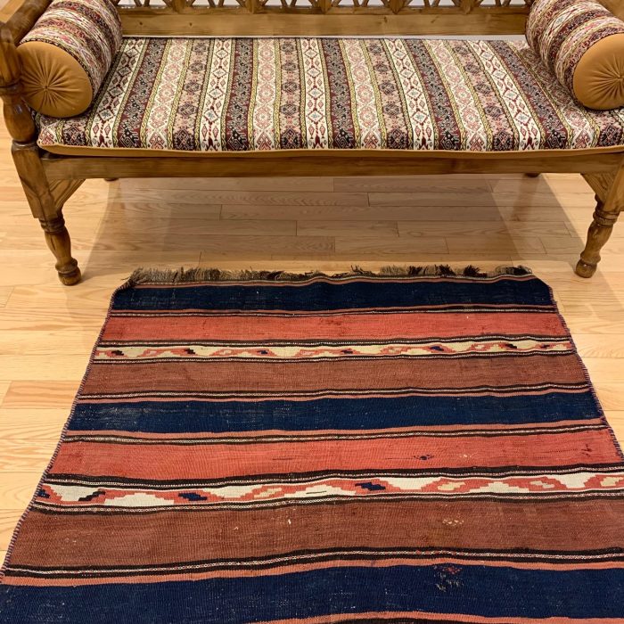 Handmade Wool Vintage Kilim Rug 3.10 X 3.7 ft (117 X 110 cm)