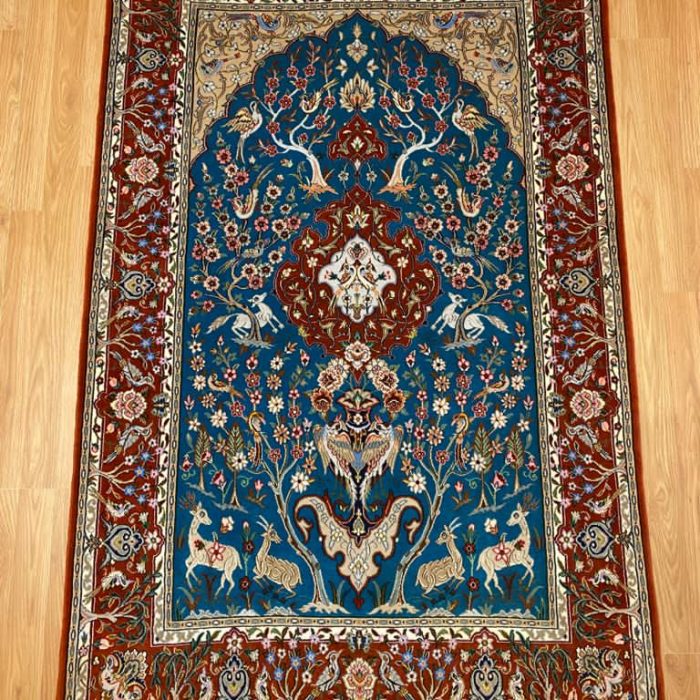Persian Isfahan Rug  5.5 x 3.7 ft (166 X 108 cm)