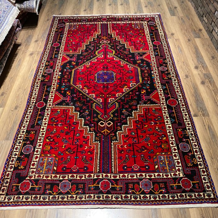 Persian Handmade Wool Rug   8.10 X 5 ft (275 X 160 cm)