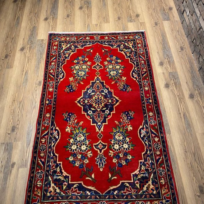 Persian Handmade Wool Rug   5.6 X 3.4 ft (168 X 102 cm)