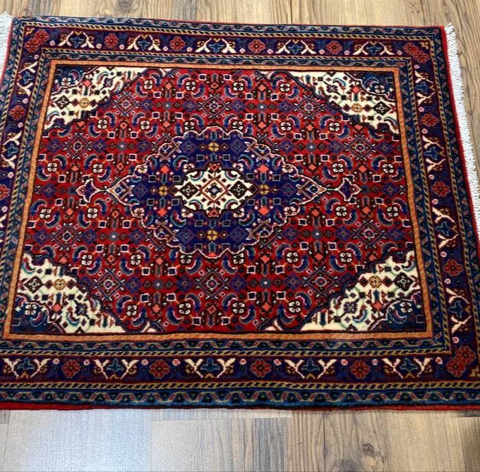 Persian Handmade Wool Rug size: 2.7 X 2.2 ft (78 X 65 cm)