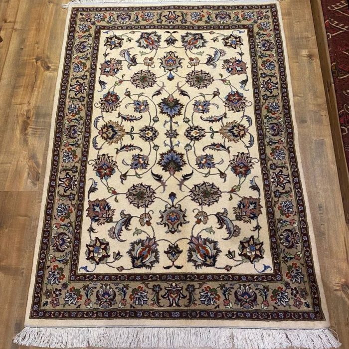 Persian Handmade Rug Size: 5.1 X 3.7 ft (155 X 110 cm)