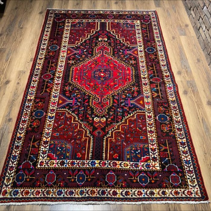 Persian Handmade Wool Rug   7.7 X 4.9 ft (230 X 145 cm)