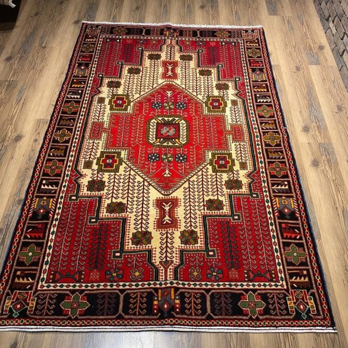Persian Handmade Wool Rug Size: 6.11 X 4.9 ft (210 X 145 cm)