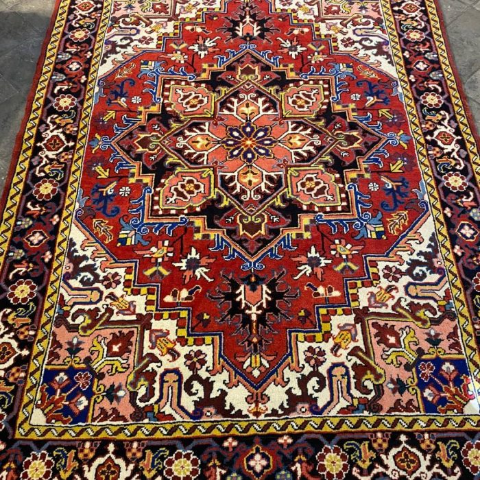 Persian Handmade Wool Rug Size: 7.5 X 5.3 ft (225 X 160 cm)