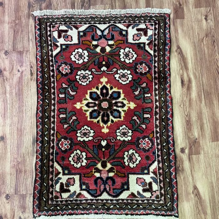 Persian Handmade Wool Rug   3.1 X 2.1 ft (95 X 64 cm)