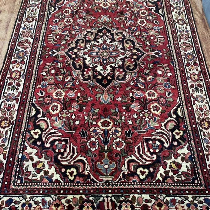 Persian Handmade Wool Rug Size:8.1 X 5.2 ft (246 X 158 cm)