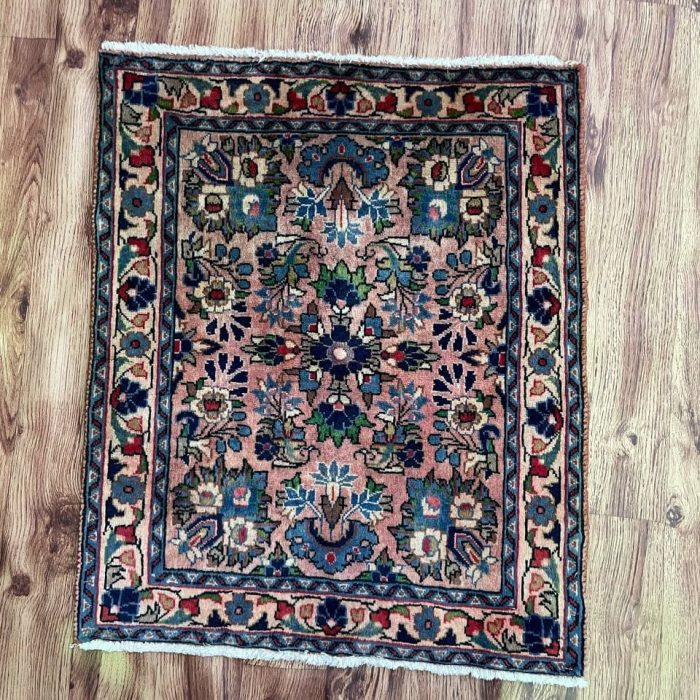 Persian Handmade Wool Rug   2.5 X 2 ft (74 X 62 cm)