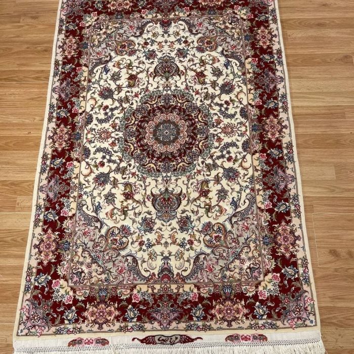 Persian Handmade Wool & Silk Rug  5.3 X 3.5 ft (160 X 104 cm)