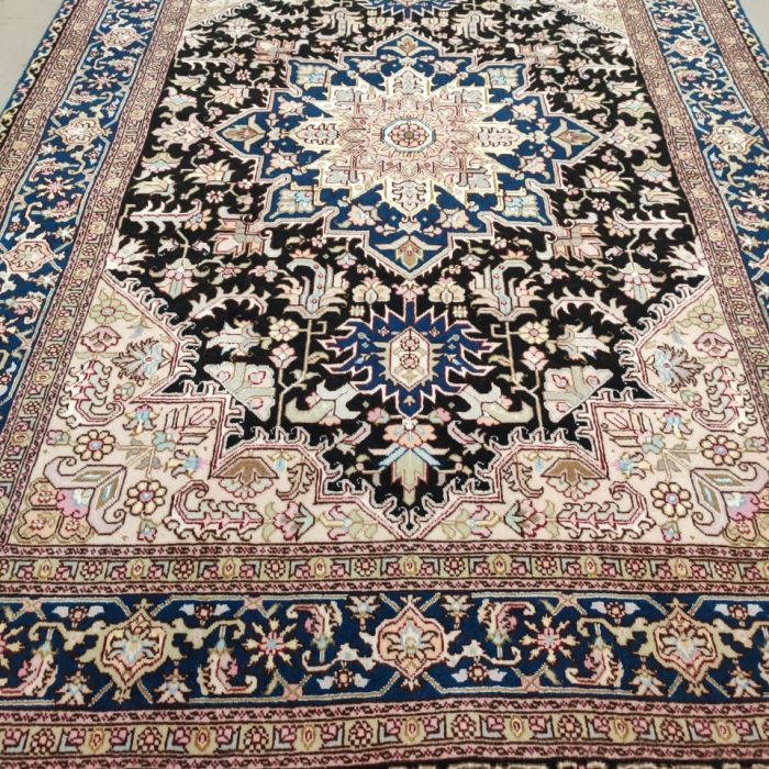 Wool & Silk Persian Rugs 5.2 X 3.4 ft (158 X 104 cm)