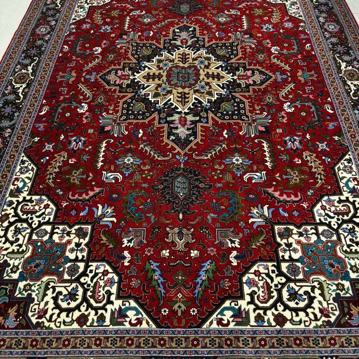 Persian Heriz Tabriz Handmade Wool Size: 9.10 X 6.7 ft (300 X 201 cm)