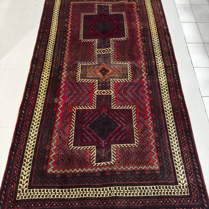Persian Handmade Wool Rug Size: 8.6 X 4.9 ft (260 X 146 cm)