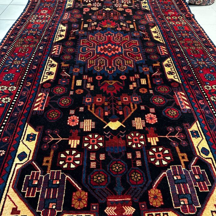 Wool Persian Hand-made Rug/Runner Size: 10.2 x 5.3 ft(311 x 162 cm)